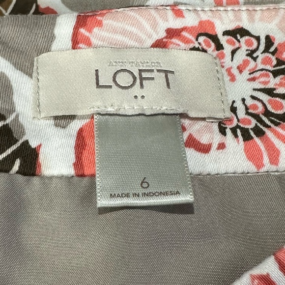 Loft || Woman’s Pencil floral skirt size 6 - Picture 4 of 5